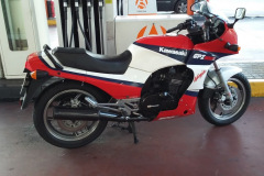 Kawasaki-Gpz900R-1986