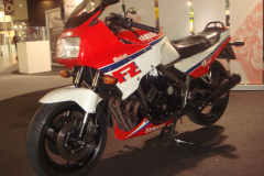 Yamaha-FZ750-1986