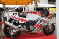 Yamaha_FZ750_carreras_FCM